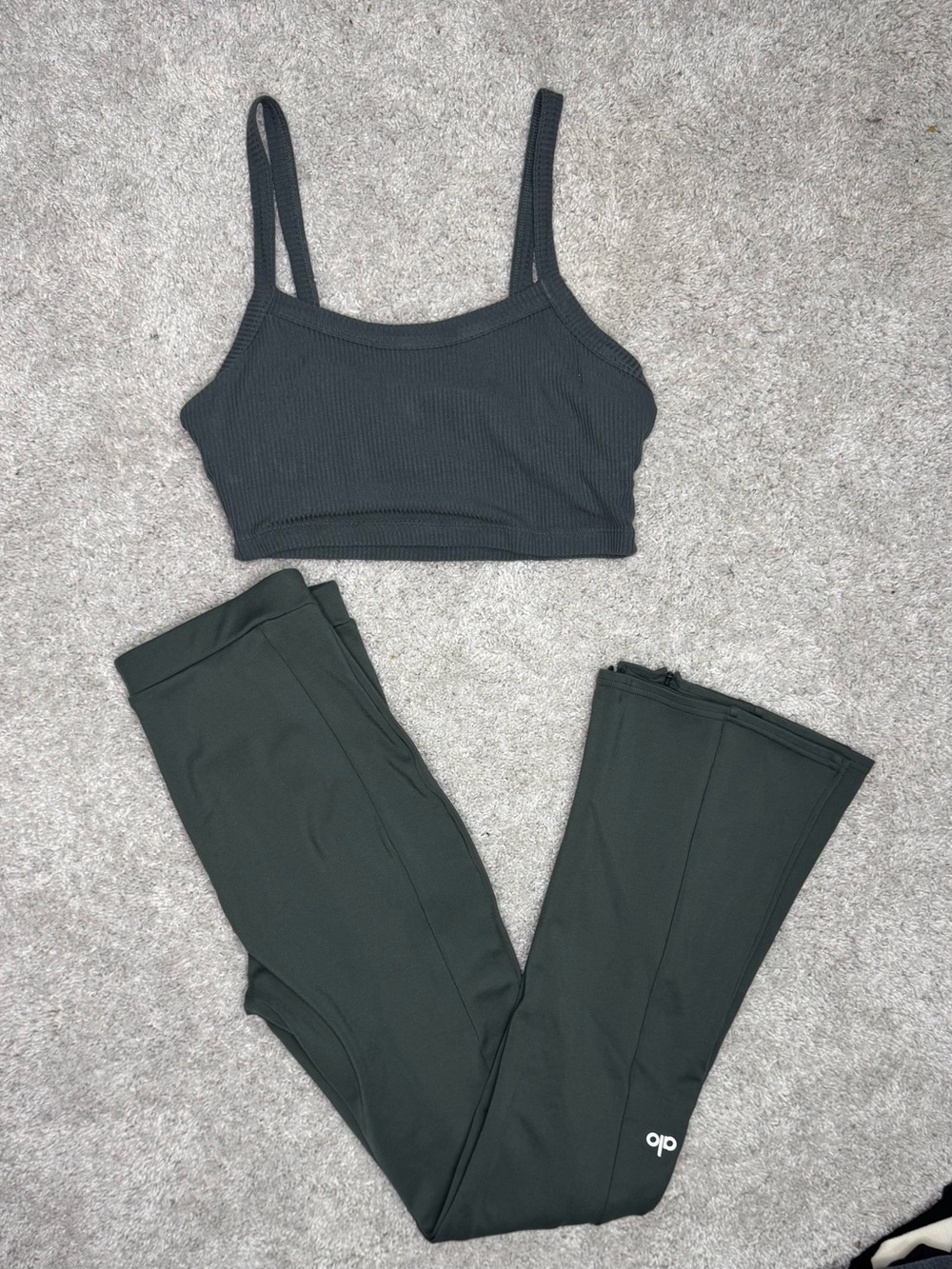 Alo Ribbed Flare Pants Set in Green Like New